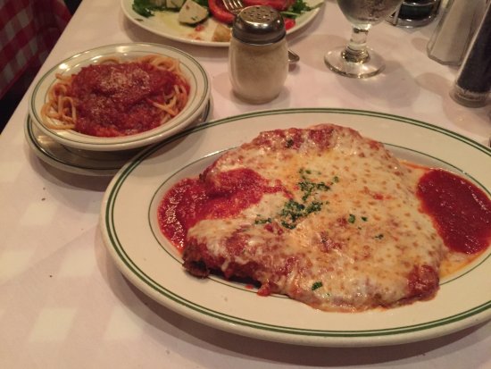 Tony's Di Napoli signature dishes Chicken Parmigiana
Rigatoni alla Vodka
Fettuccine Alfredo